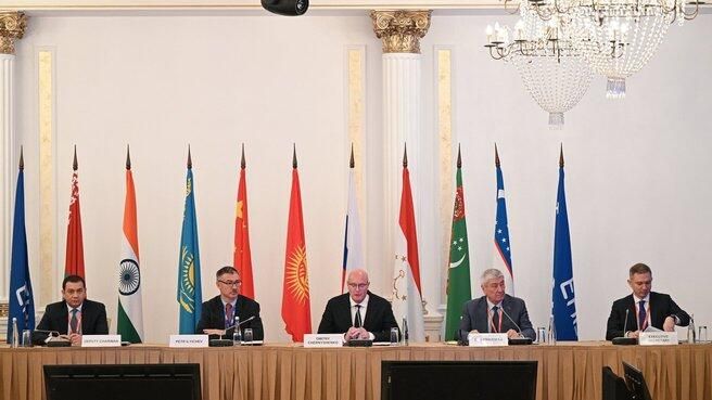Заместитель Председателя Правительства Дмитрий Чернышенко на пленарном заседании Евразийской группы по противодействию легализации преступных доходов и финансированию терроризма Заместитель Председателя Правительства Дмитрий Чернышенко на пленарном заседании Евразийской группы по противодействию легализации преступных доходов и финансированию терроризма - РИА Новости, 1920, 29.05.2025