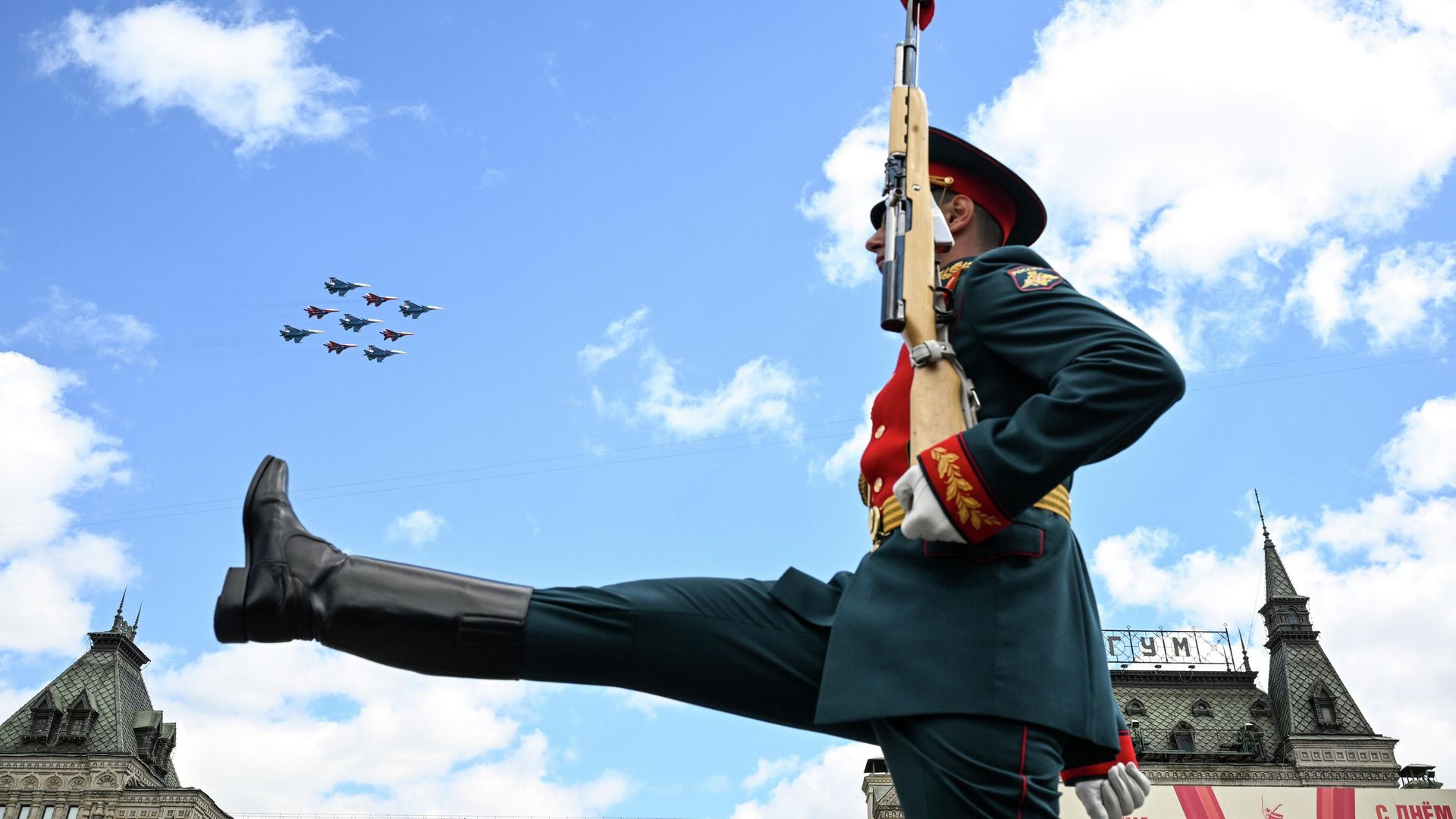 Москва. Военный парад, посвященный 80-летию Победы в Великой Отечественной войне Москва. Военный парад, посвященный 80-летию Победы в Великой Отечественной войне - РИА Новости, 1920, 29.04.2026