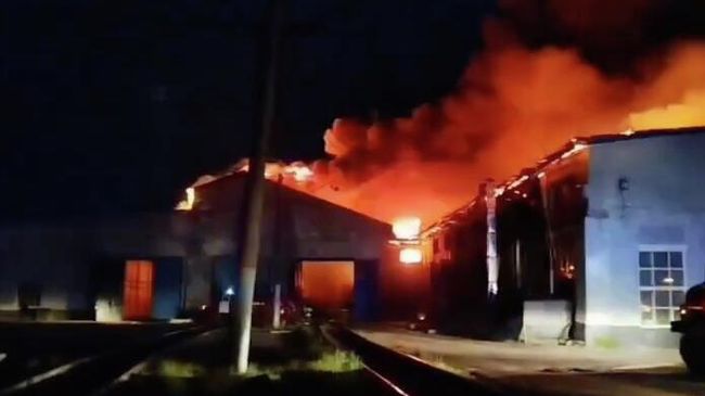 Ликвидация пожара в локомотивном депо в иркутском Тайшете