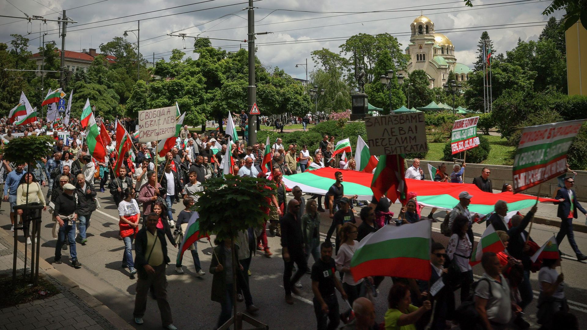 Участники протеста против перехода на евро в Софии, Болгария Участники протеста против перехода на евро в Софии, Болгария - РИА Новости, 1920, 31.05.2025