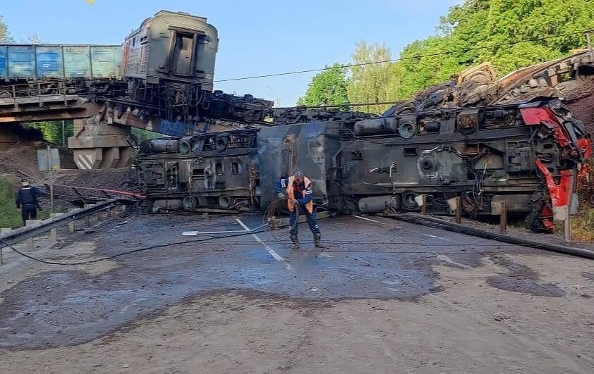 Обрушение железнодорожного моста на 48-м км трассы Тросна-Калиновка Железногорского района в Курской области - РИА Новости, 1920, 01.06.2025