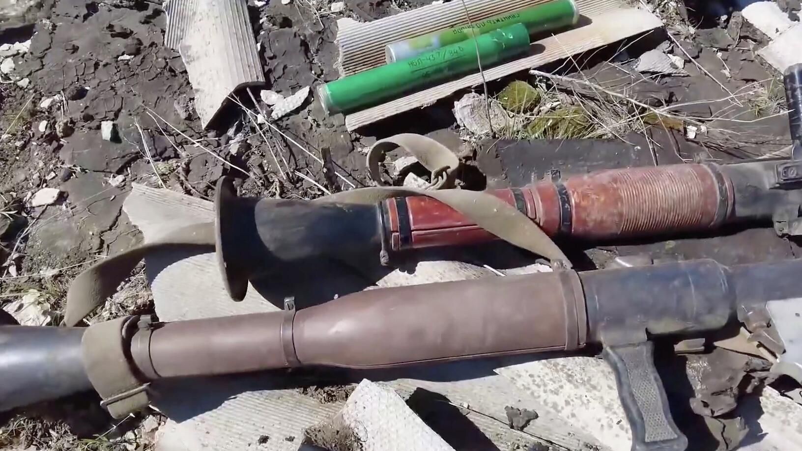 Схроны с оружием и боеприпасами натовского производства, обнаруженные сотрудниками Росгвардии в ЛНР Схроны с оружием и боеприпасами натовского производства, обнаруженные сотрудниками Росгвардии в ЛНР - РИА Новости, 1920, 01.06.2025