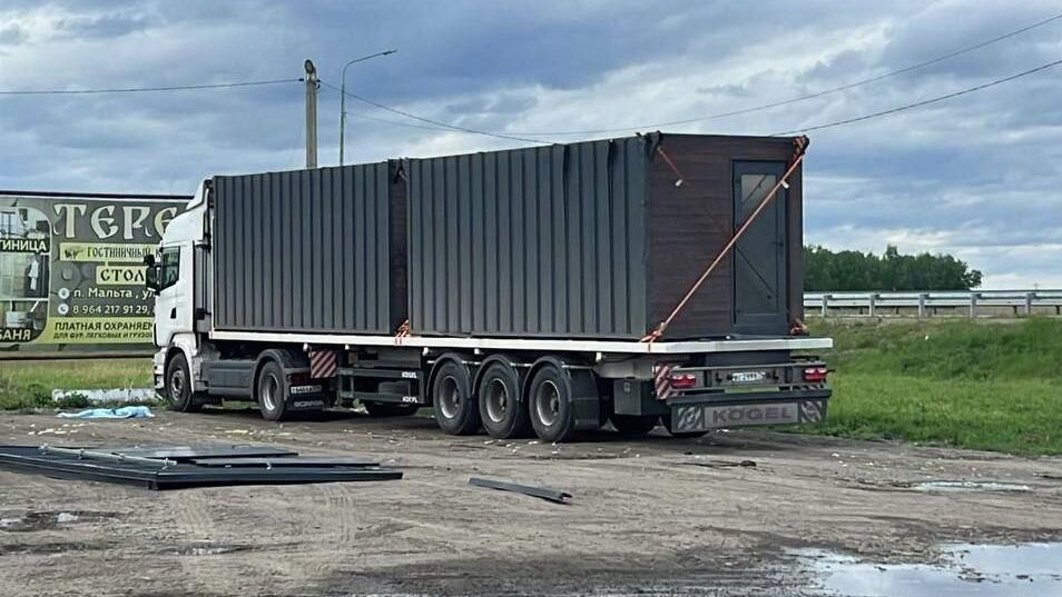 Фура на месте атаки дронов в Усольском районе Фура на месте атаки дронов в Усольском районе - РИА Новости, 1920, 04.06.2025