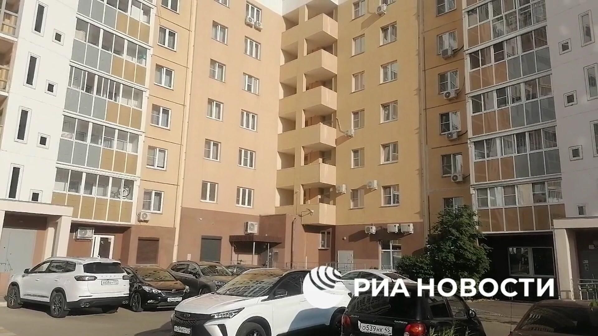 Дом в Челябинске, в котором жил участник атаки БПЛА в Иркутской области Дом в Челябинске, в котором жил участник атаки БПЛА в Иркутской области - РИА Новости, 1920, 03.06.2025