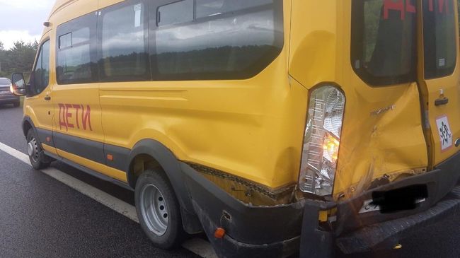 Последствия ДТП с участием школьного микроавтобуса в Пензенской области