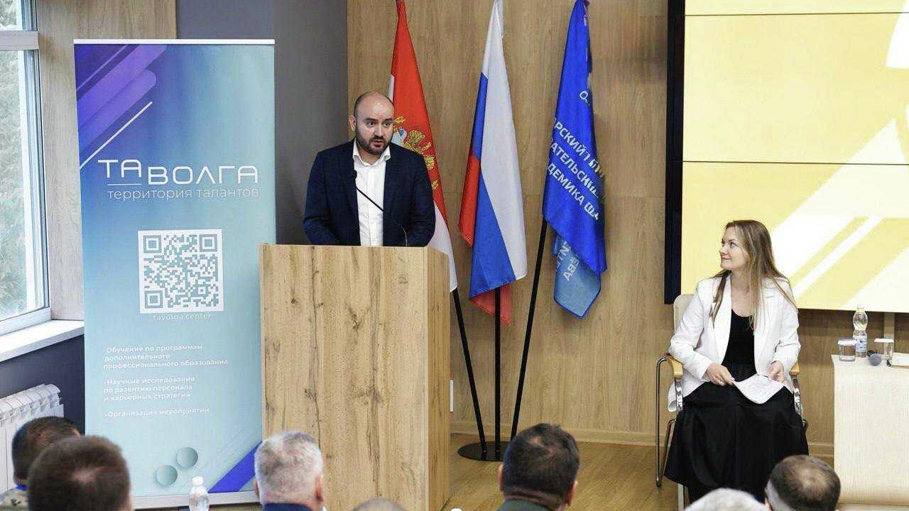 Губернатор Самарской области Вячеслав Федорищев во время встречи с участниками второго потока самарской Школы героев в Самарском университете имени Королева - РИА Новости, 1920, 05.06.2025