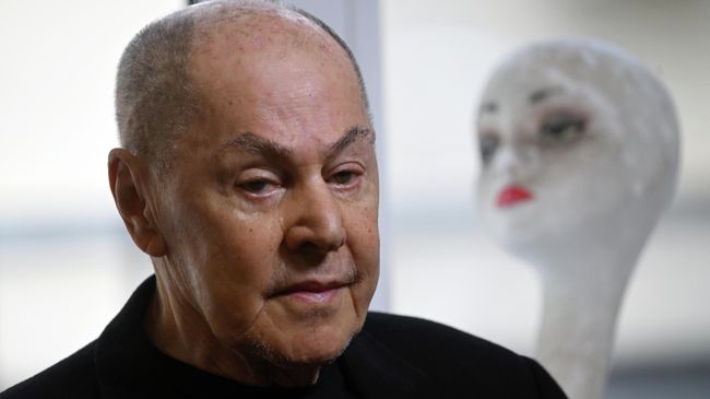 Режиссер Хорхе Али Триана во время пресс-подхода перед началом спектакля Полковнику никто не пишет в Московском драматическом театре имени Пушкина Режиссер Хорхе Али Триана во время пресс-подхода перед началом спектакля Полковнику никто не пишет в Московском драматическом театре имени Пушкина