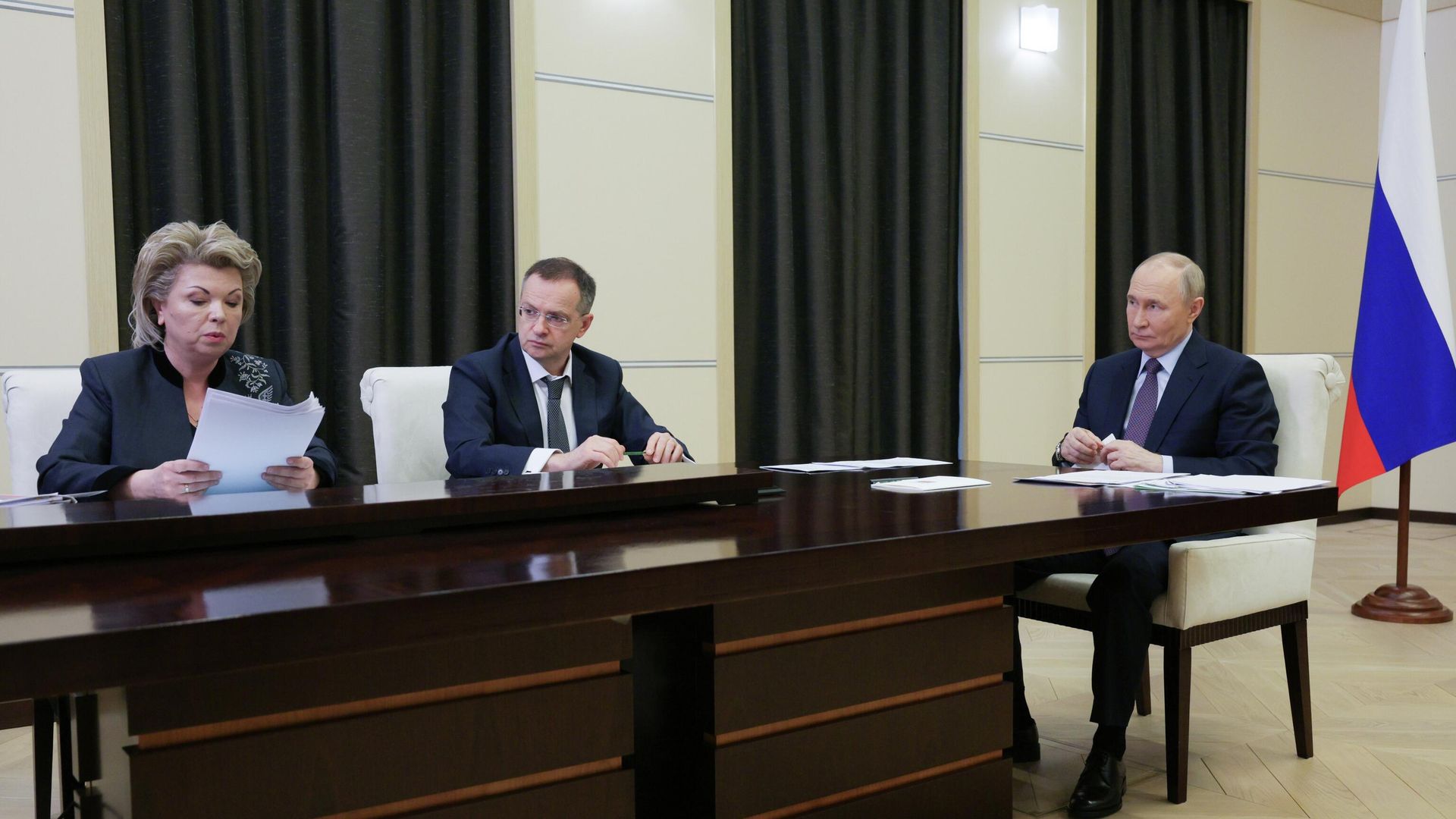 Президент РФ Владимир Путин в режиме видеоконференции проводит заседание Совета по реализации государственной политики в сфере поддержки русского языка и языков народов России Президент РФ Владимир Путин в режиме видеоконференции проводит заседание Совета по реализации государственной политики в сфере поддержки русского языка и языков народов России - РИА Новости, 1920, 05.06.2025