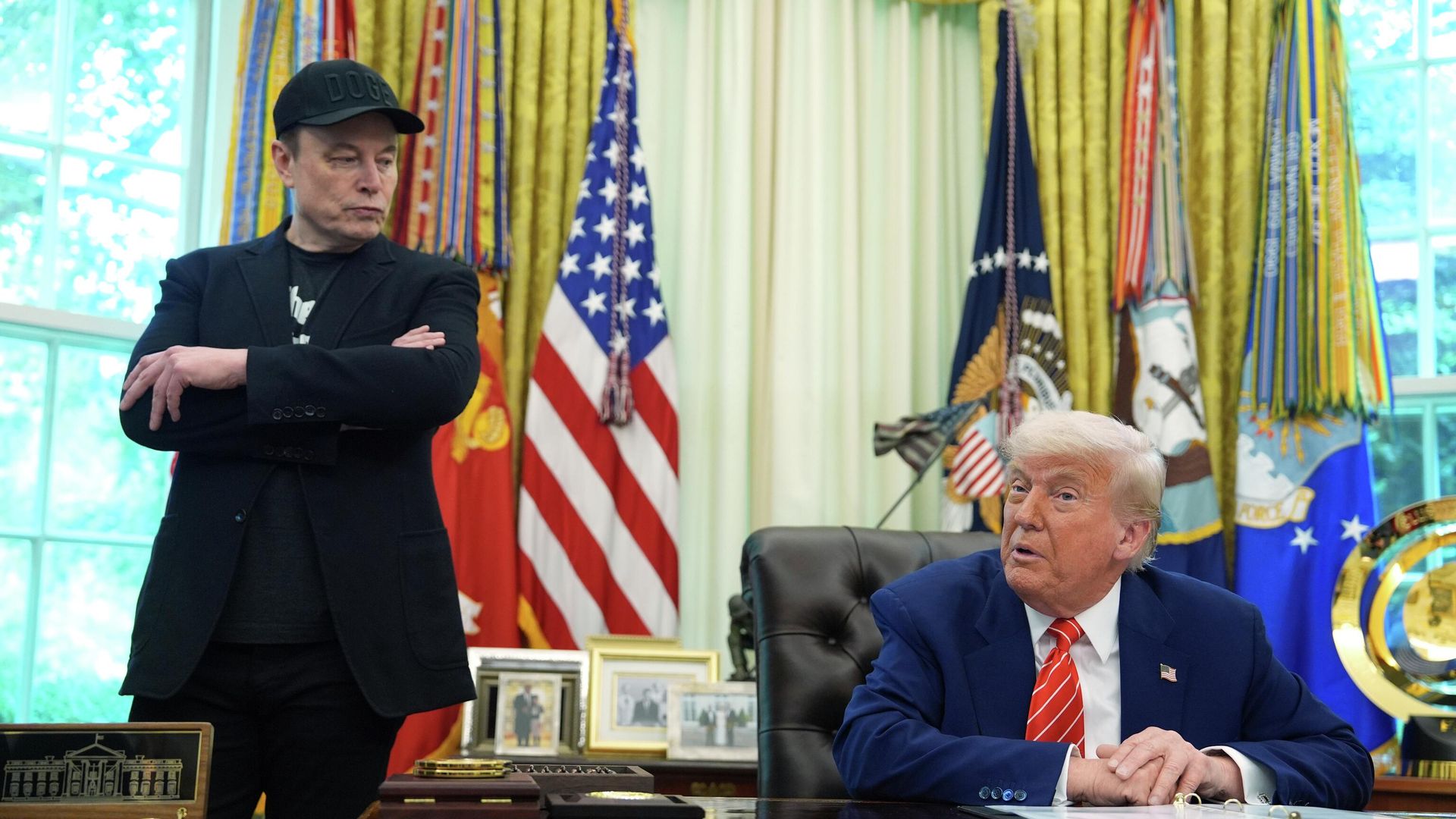 Илон Маск и Дональд Трамп Илон Маск и Дональд Трамп - РИА Новости, 1920, 01.07.2025