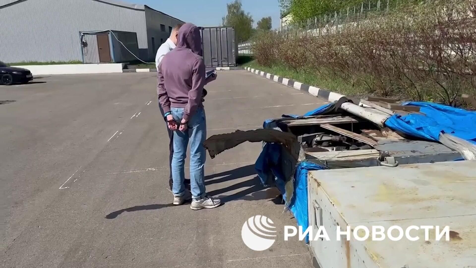 Запчасти к вертолетам Ми-8 и Ми-17, которые контрабандисты пытались вывезти за рубеж Запчасти к вертолетам Ми-8 и Ми-17, которые контрабандисты пытались вывезти за рубеж - РИА Новости, 1920, 09.06.2025