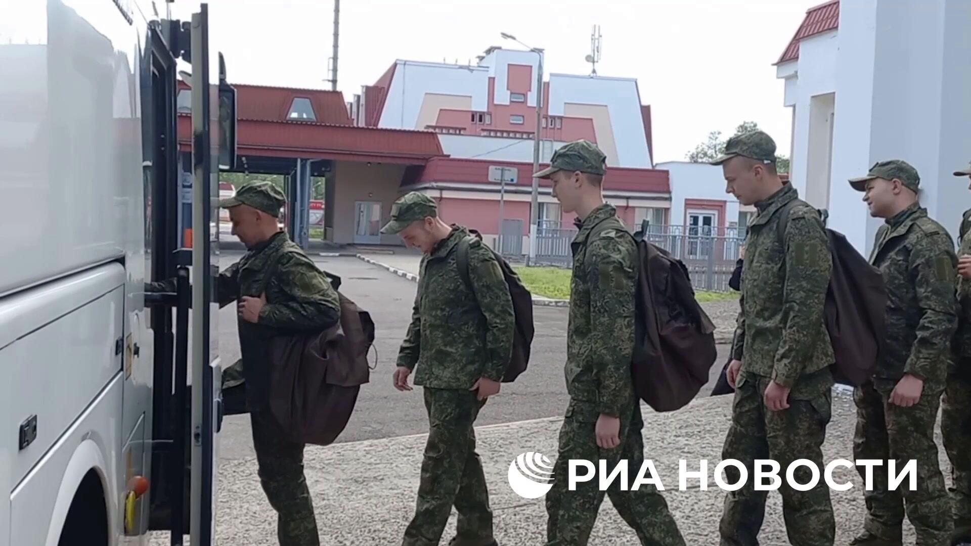 Российские военные, возвращенные из плена в результате обмена - РИА Новости, 1920, 09.06.2025