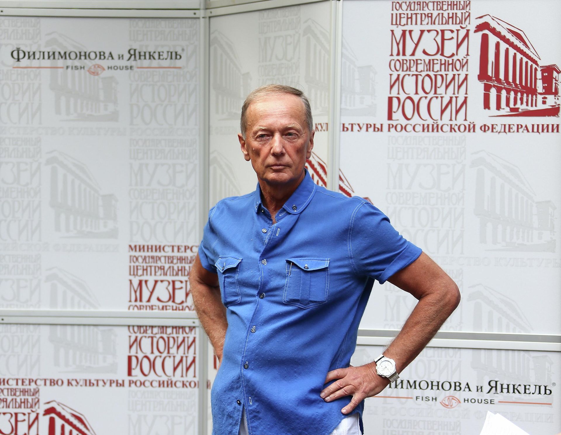 Сатирик Михаил Задорнов во время празднования 80-летнего юбилея поэта Е. Евтушенко в Галерее-музее Е. Евтушенко Сатирик Михаил Задорнов во время празднования 80-летнего юбилея поэта Е. Евтушенко в Галерее-музее Е. Евтушенко - РИА Новости, 1920, 10.06.2025