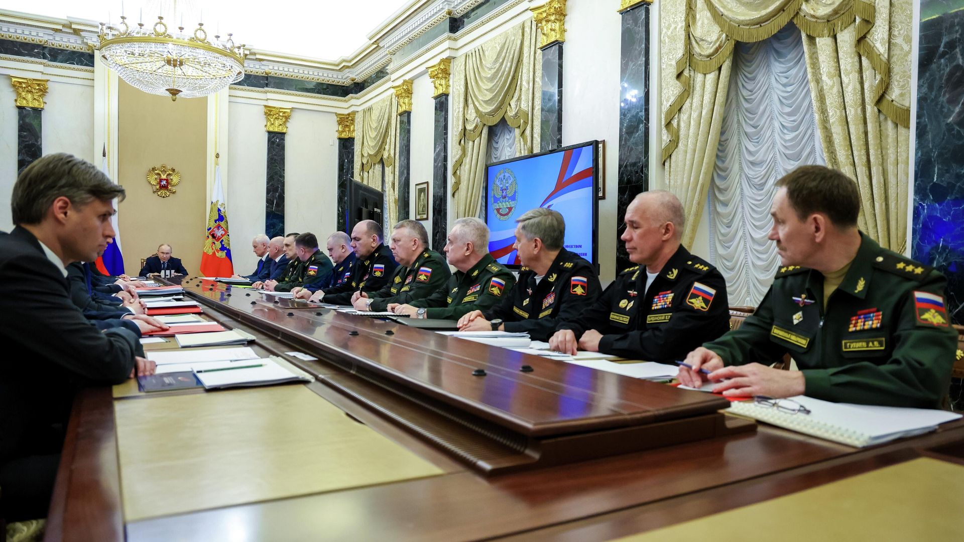 Президент РФ Владимир Путин проводит совещание по рассмотрению основных параметров проекта государственной программы вооружения - РИА Новости, 1920, 11.06.2025