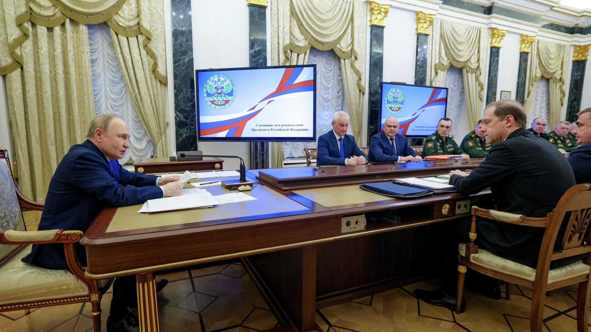 Президент Владимир Путин провел совещание по рассмотрению основных параметров проекта государственной программы вооружения Президент Владимир Путин провел совещание по рассмотрению основных параметров проекта государственной программы вооружения - РИА Новости, 1920, 11.06.2025