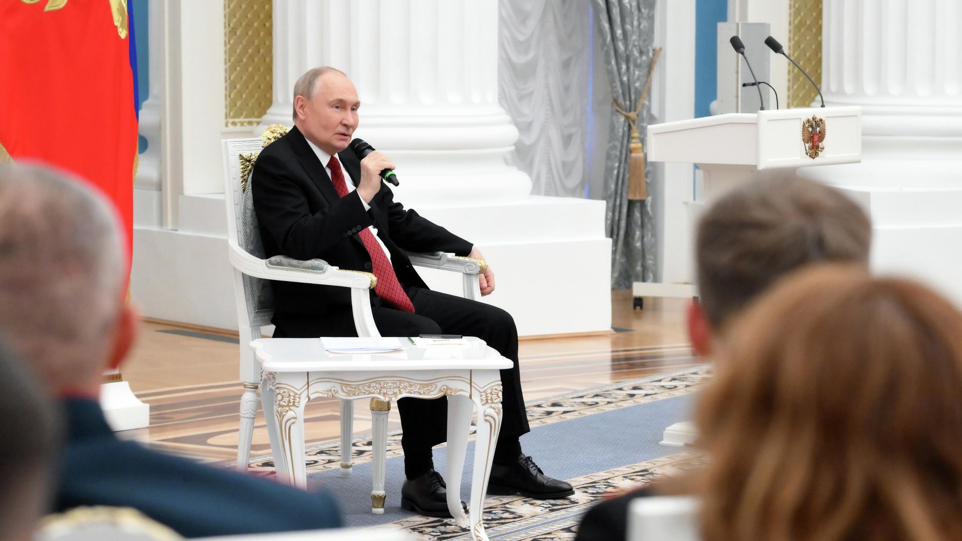 Президент Владимир Путин на встрече в Кремле с участниками программы Время Героев. 12 июня 2025 Президент Владимир Путин на встрече в Кремле с участниками программы Время Героев. 12 июня 2025 - РИА Новости, 1920, 12.06.2025