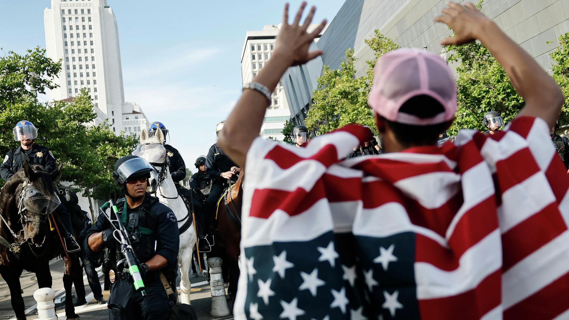 Акция протеста День без королей против политики Трампа в Лос-Анджелесе, США - РИА Новости, 1920, 21.06.2025