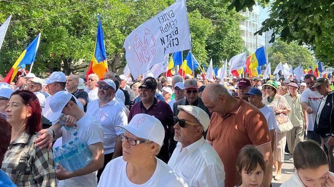Акция в поддержку семьи и традиционных ценностей в Кишиневе, Молдавия