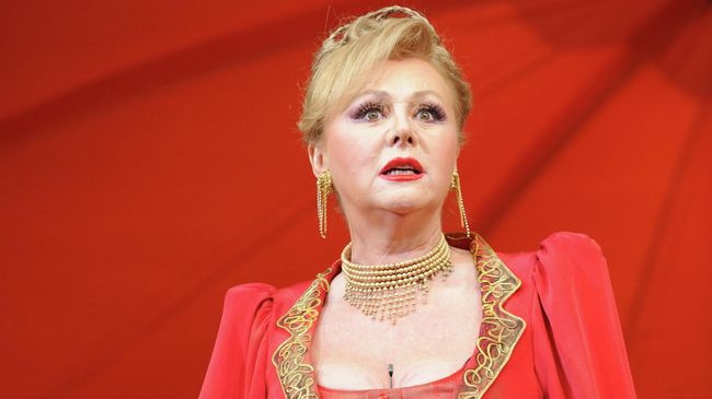 Наталья Селезнева во время предпремьерного показа музыкального обозрения Триумф на Триумфальной, которое посвящено 85-летнему юбилею Московского академического театра сатиры