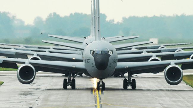 Самолеты-топливозаправщики KC-135