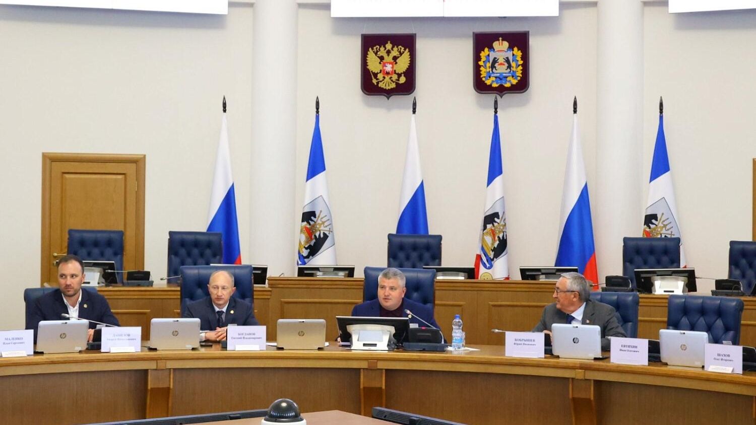 Врио губернатора Новгородской области Александр Дронов провел внеочередное заседание правительства региона - РИА Новости, 1920, 17.06.2025