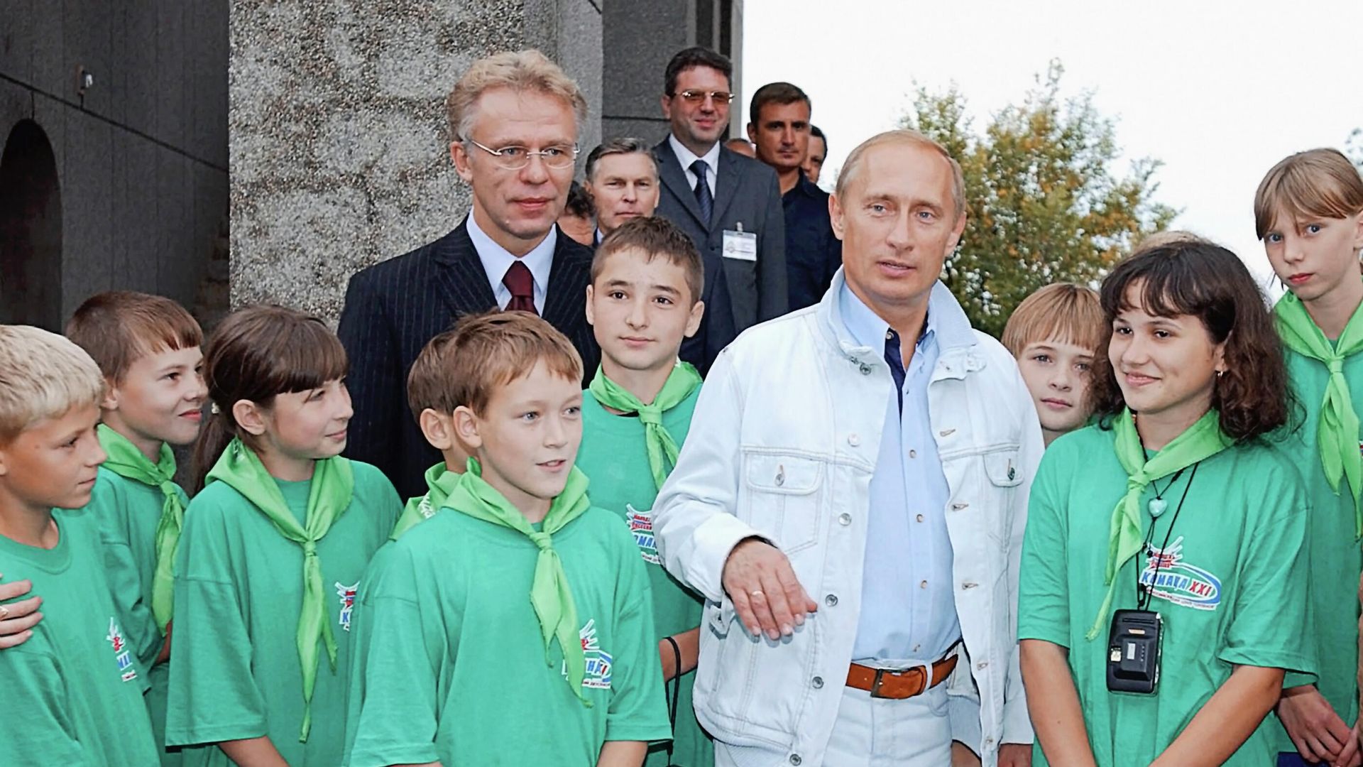 Президент РФ Владимир Путин во время посещения Всероссийского детского центра Орленок - РИА Новости, 1920, 20.06.2025