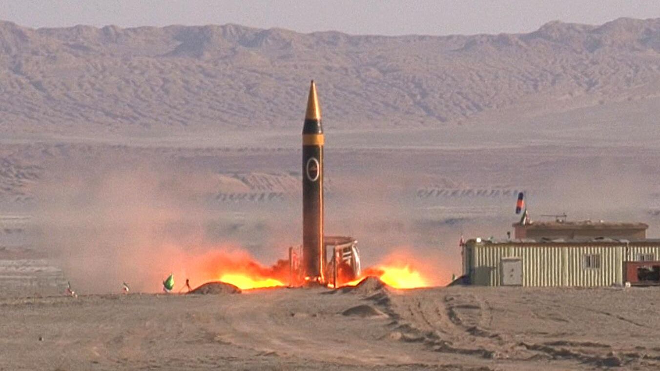 Запуск иранской ракеты Хорремшехр-4 Запуск иранской ракеты Хорремшехр-4 - РИА Новости, 1920, 18.06.2025