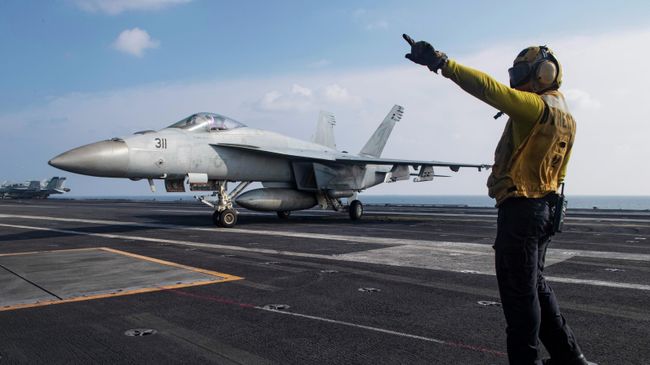 Истребитель-бомбардировщик F/A-18E Super Hornet