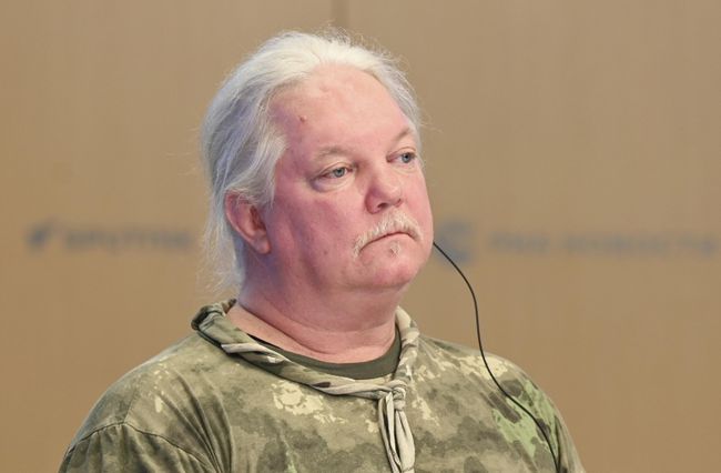 Военный корреспондент, ветеран батальона Восток и батальона спецназа Хан Рассел Бентли Военный корреспондент, ветеран батальона Восток и батальона спецназа Хан Рассел Бентли