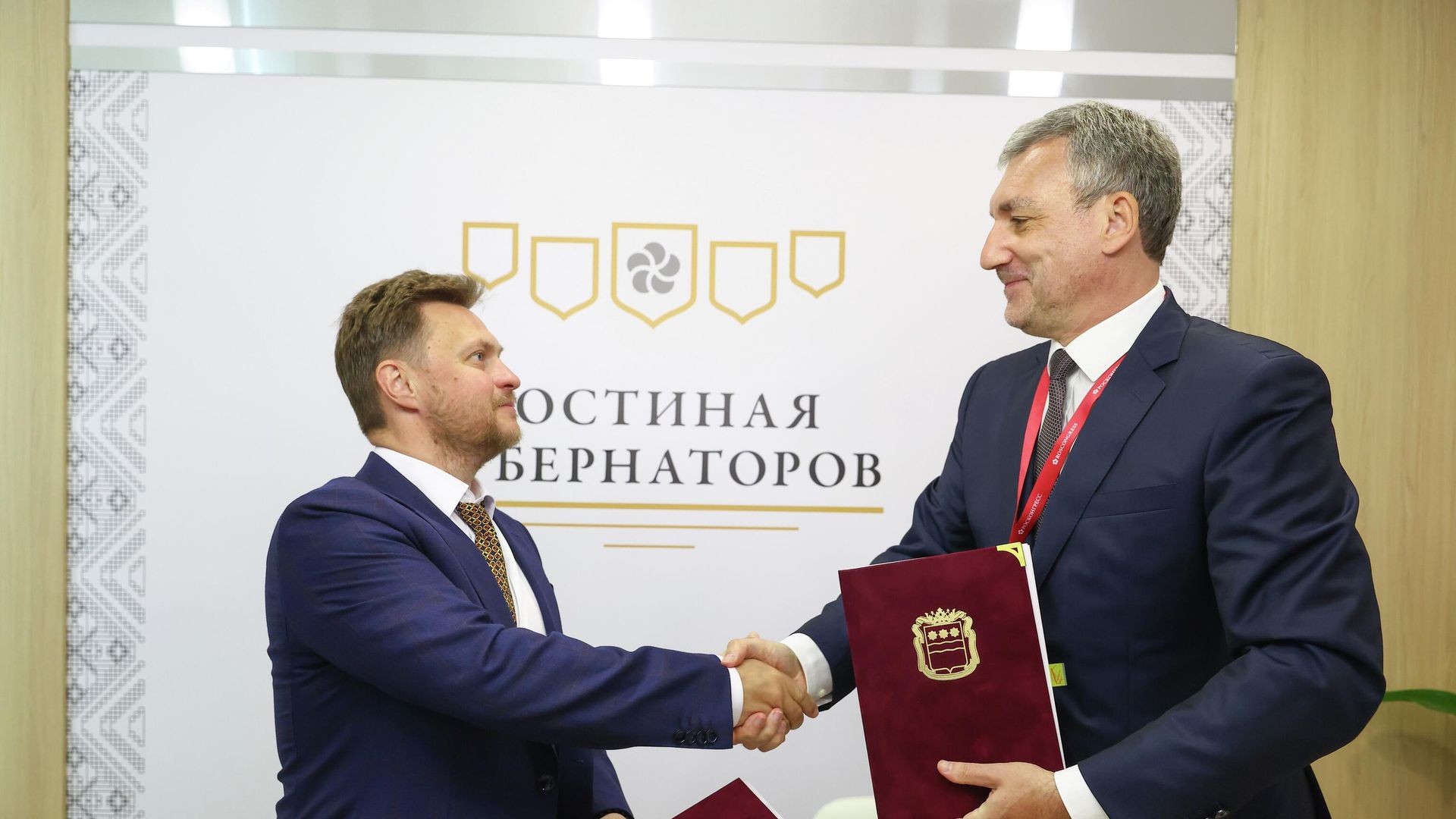 Правительство Амурской области и РусГидро подписали соглашение о сотрудничестве на ПМЭФ-2025 Правительство Амурской области и РусГидро подписали соглашение о сотрудничестве на ПМЭФ-2025 - РИА Новости, 1920, 19.06.2025