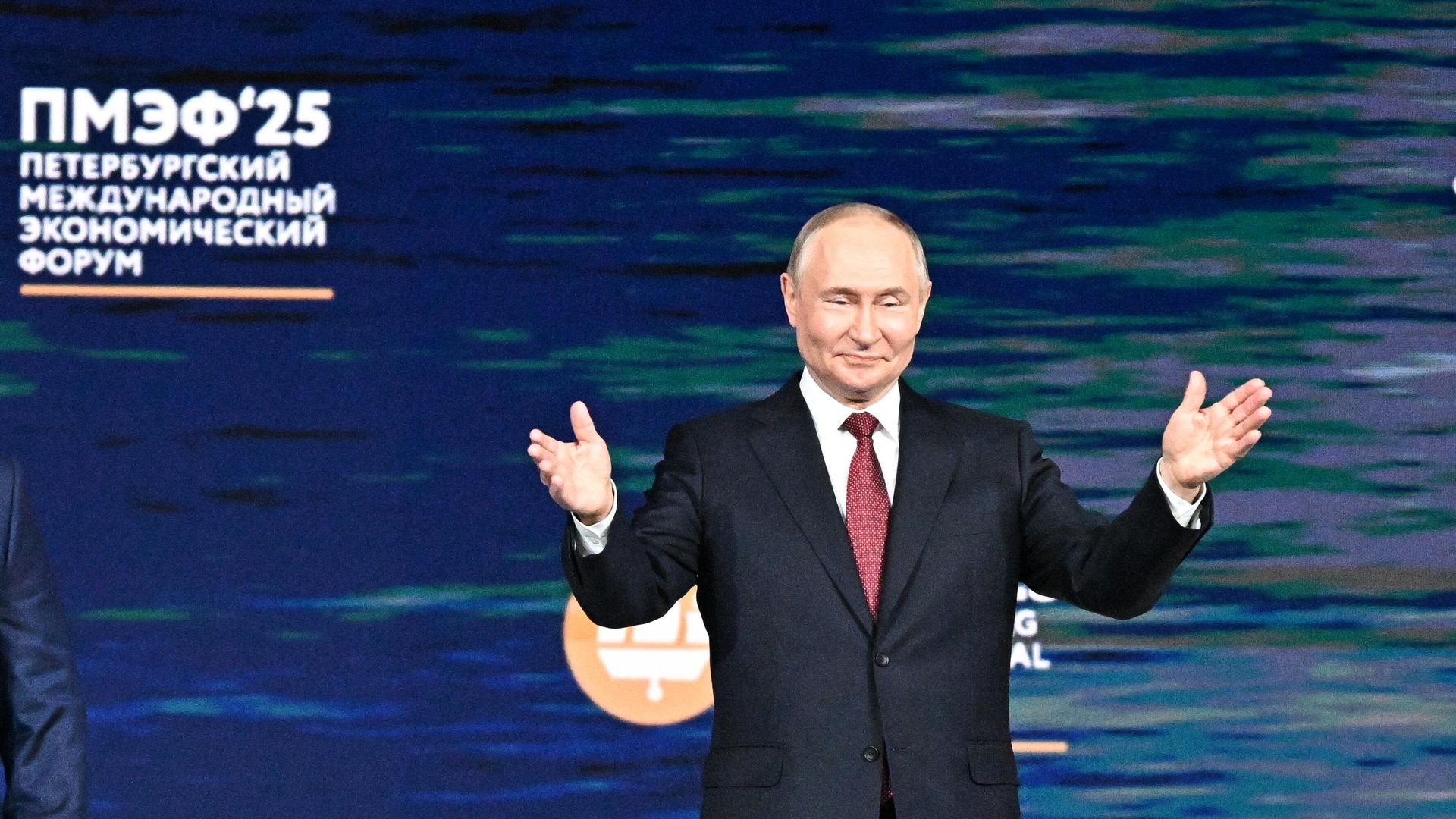 Президент Владимир Путин на пленарное заседании XXVIII Петербургского международного экономического форума Президент Владимир Путин на пленарное заседании XXVIII Петербургского международного экономического форума - РИА Новости, 1920, 20.06.2025
