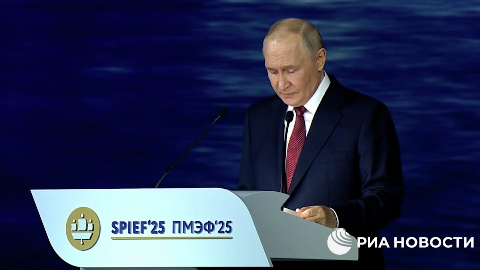 Путин: Россия добилась исторического минимума по безработице Путин: Россия добилась исторического минимума по безработице - РИА Новости, 1920, 20.06.2025