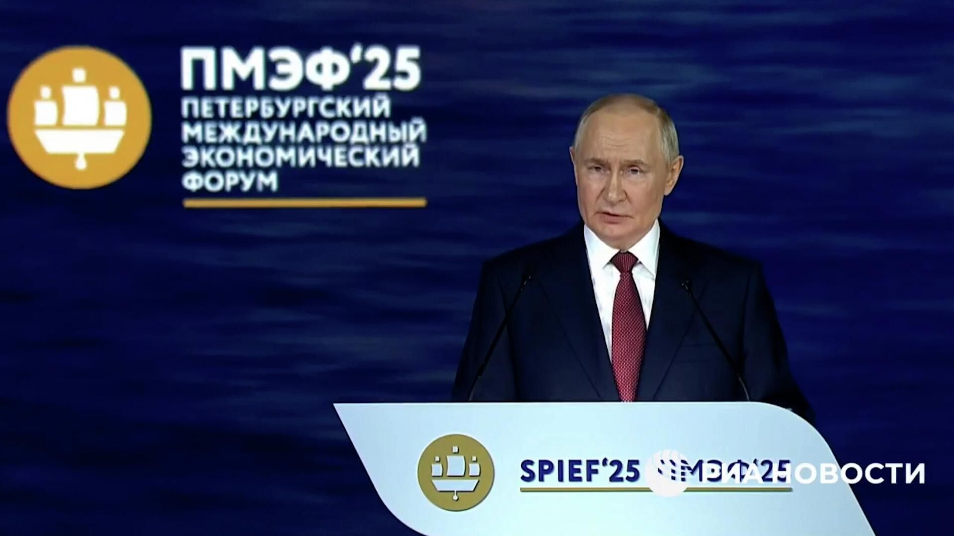 Путин: для увеличения доходов россиян необходимо повышать квалификацию и переобучать сотрудников Путин: для увеличения доходов россиян необходимо повышать квалификацию и переобучать сотрудников - РИА Новости, 1920, 20.06.2025
