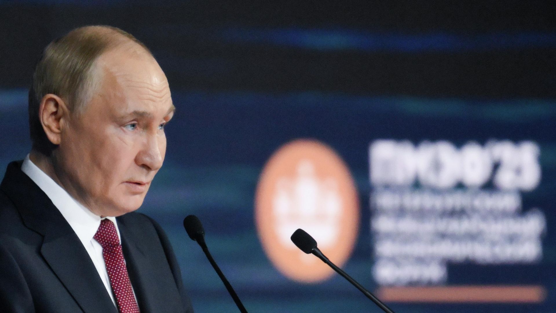 Президент России Владимир Путин на пленарном заседании XXVIII Петербургского международного экономического форума. Президент России Владимир Путин на пленарном заседании XXVIII Петербургского международного экономического форума. - РИА Новости, 1920, 20.06.2025