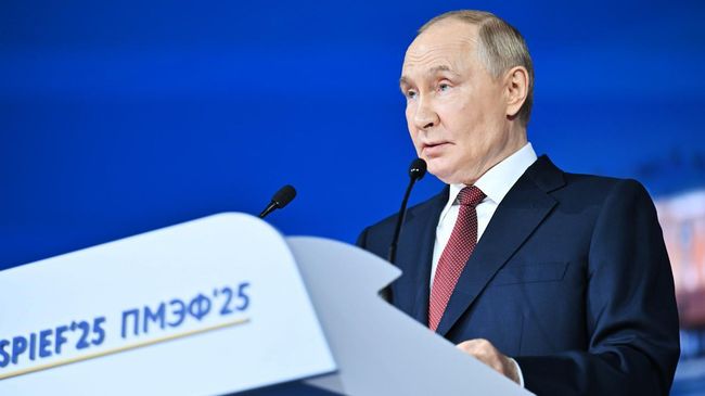 Путин: объем вложений в основной капитал в России к 2030 году должен вырасти не менее чем на 60 процентов
