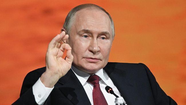 Президент России Владимир Путин на пленарном заседании XXVIII Петербургского международного экономического форума Президент России Владимир Путин на пленарном заседании XXVIII Петербургского международного экономического форума