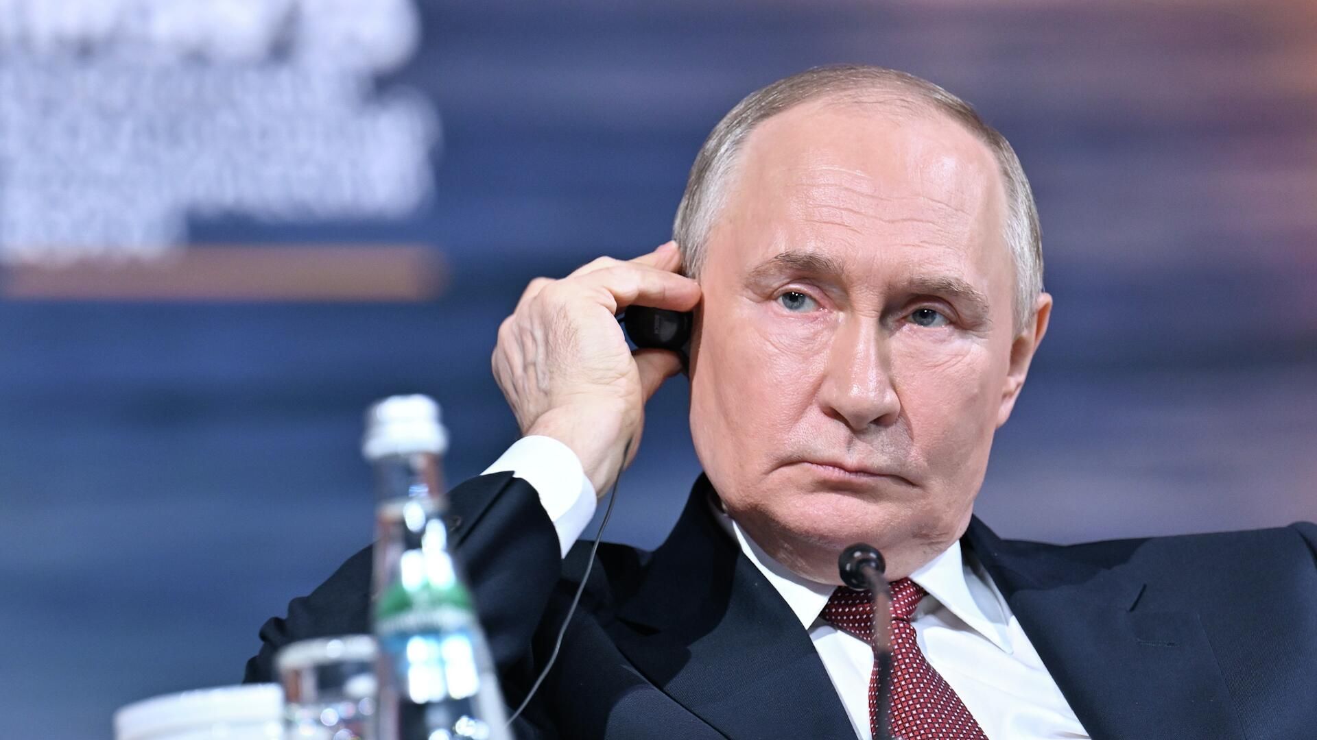 Путин о том, беспокоит ли его скатывание мира к Третьей мировой войне Путин о том, беспокоит ли его скатывание мира к Третьей мировой войне - РИА Новости, 1920, 20.06.2025
