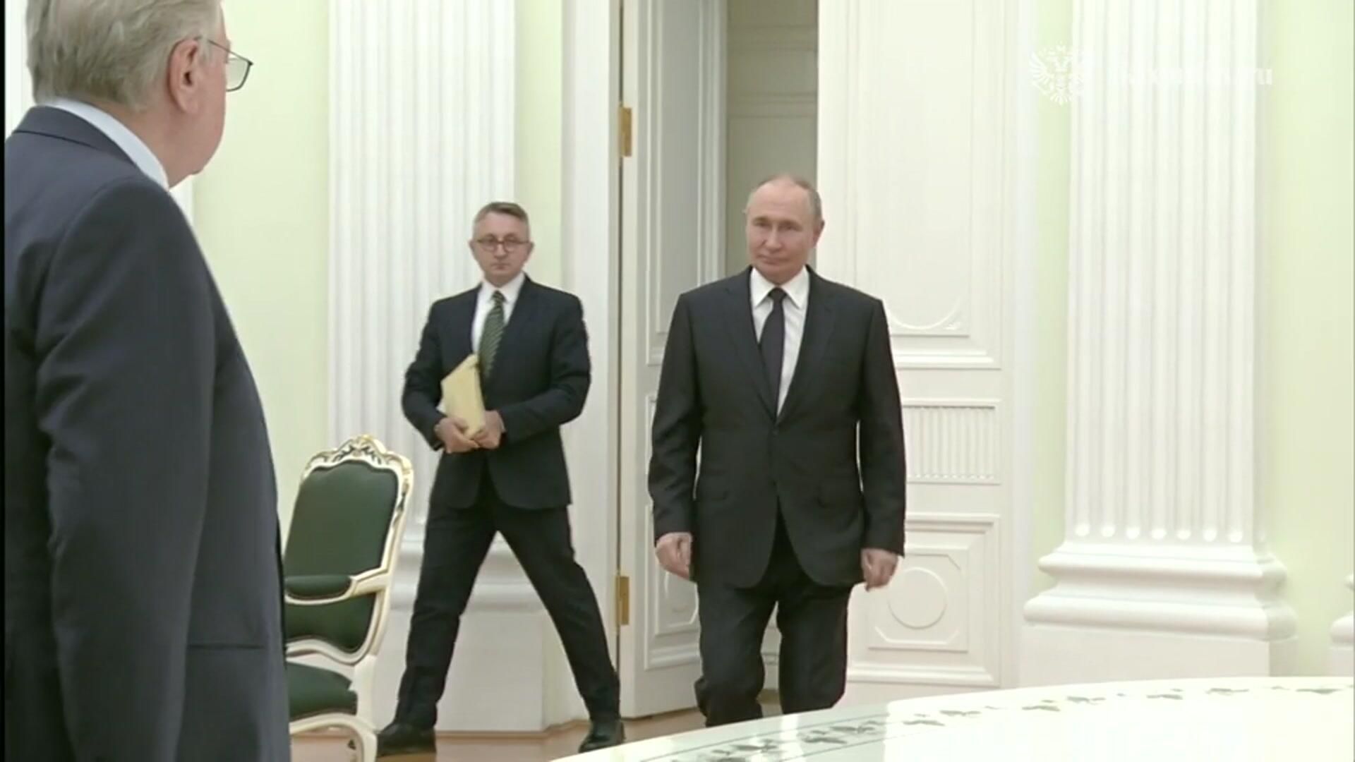 Путин на встрече с главными редакторами учебников истории - РИА Новости, 1920, 22.06.2025