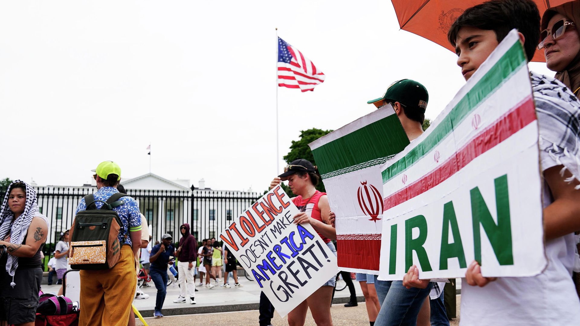 Акции протеста против против удара США по объектам в Иране - РИА Новости, 1920, 15.01.2026