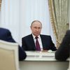 Президент России Владимир Путин во время встречи с министром иностранных дел Ирана Аббасом Аракчи