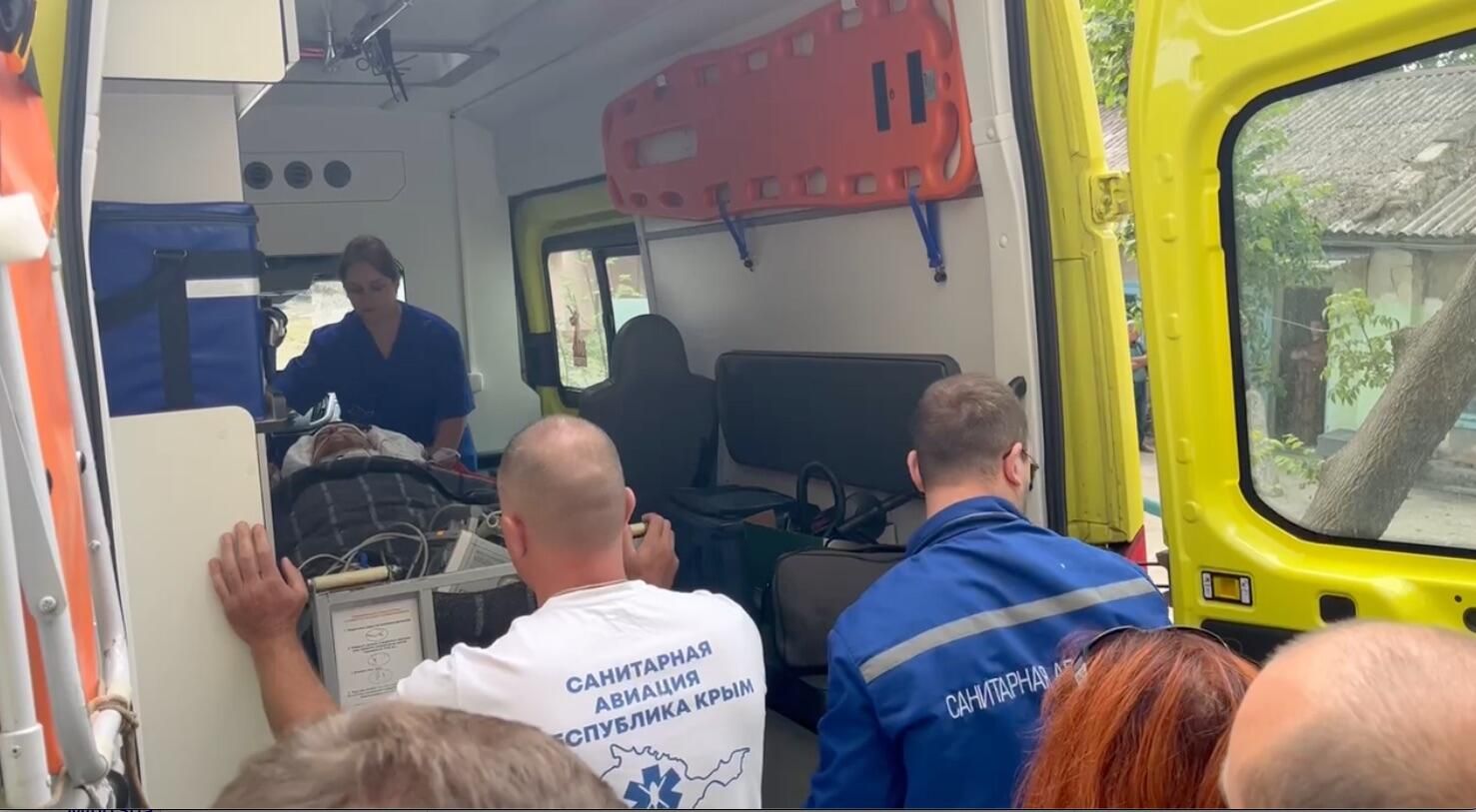Транспортировка Олега Зубкова в больницу Транспортировка Олега Зубкова в больницу - РИА Новости, 1920, 23.06.2025