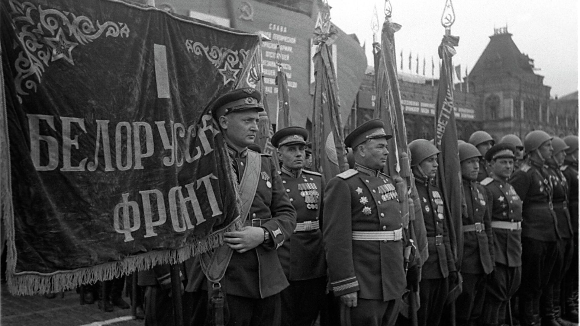Воины 1 Белорусского фронта на Параде Победы на Красной площади 24 июня 1945 года - РИА Новости, 1920, 24.06.2025