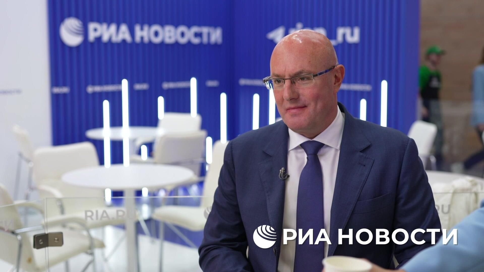 Будущее российского спорта, развитие образования и новинки в области ИИ. Интервью вице-премьера Дмитрия Чернышенко Будущее российского спорта, развитие образования и новинки в области ИИ. Интервью вице-премьера Дмитрия Чернышенко - РИА Новости, 1920, 24.06.2025