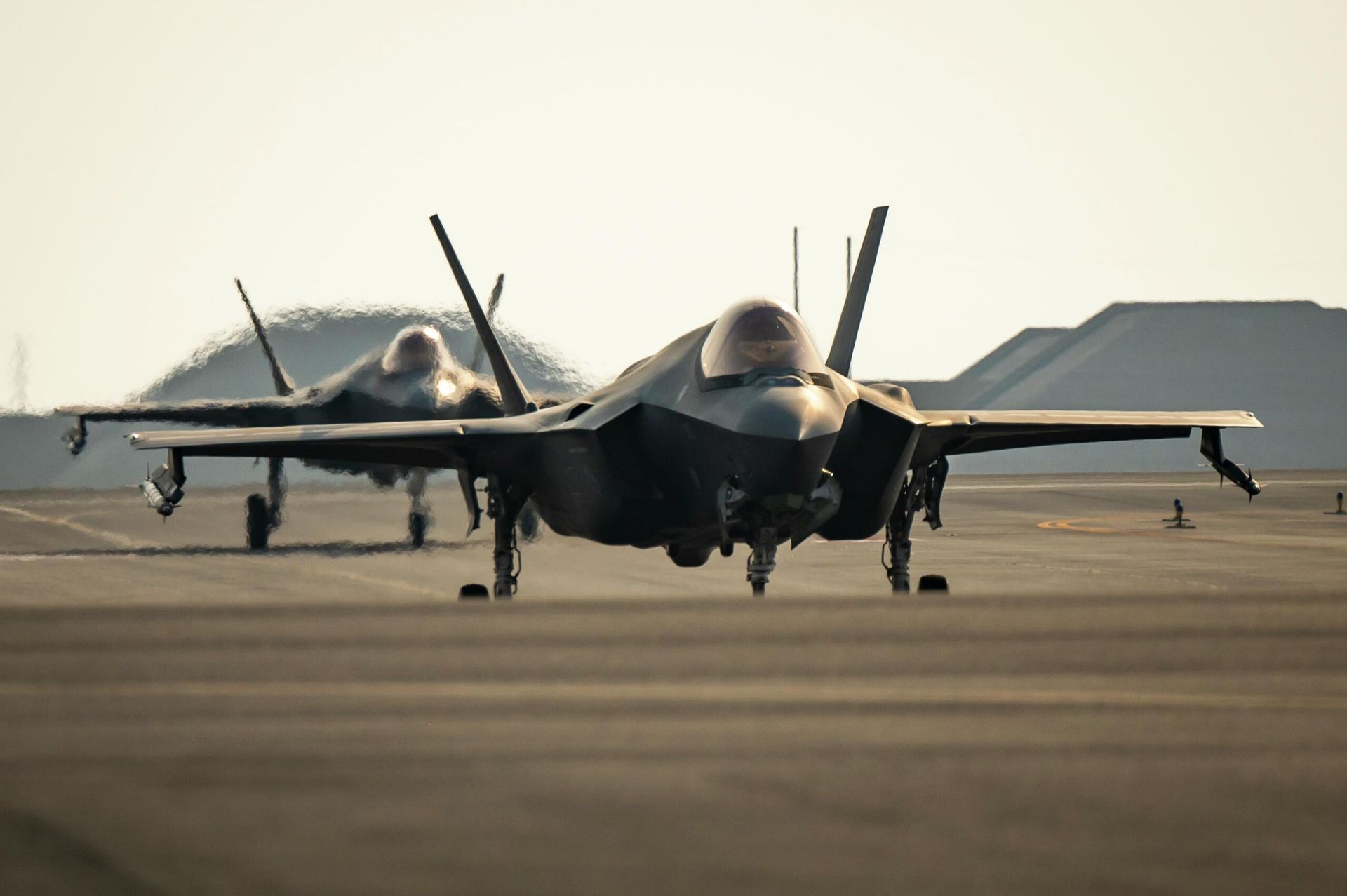 Пара истребителей ВВС США F-35A Lightning II на авиабазе Аль-Удейд, Катар Пара истребителей ВВС США F-35A Lightning II на авиабазе Аль-Удейд, Катар - РИА Новости, 1920, 10.09.2025