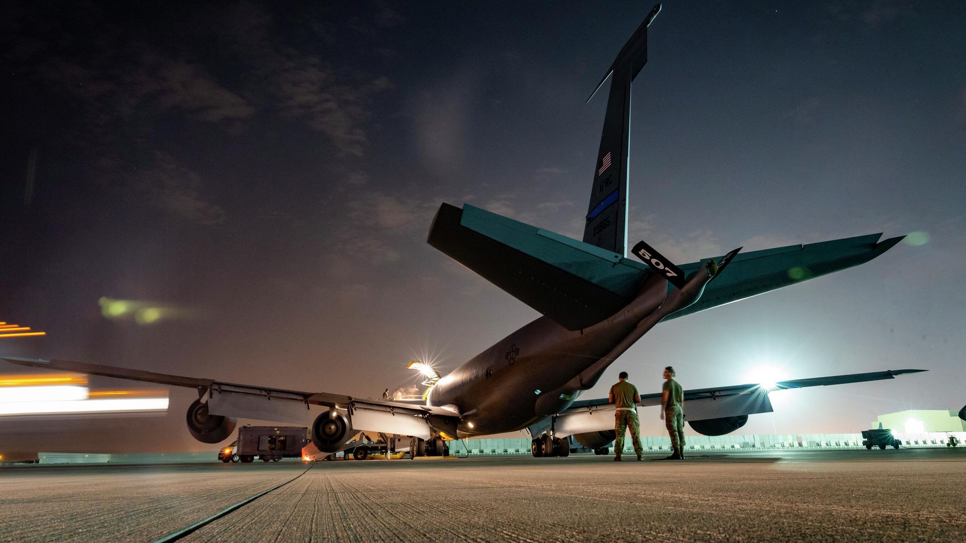 Топливозаправщик KC-135 Stratotanker ВВС США на авиабазе Аль-Удейд, Катар Топливозаправщик KC-135 Stratotanker ВВС США на авиабазе Аль-Удейд, Катар - РИА Новости, 1920, 23.06.2025