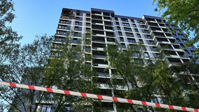 Последствия попадания БПЛА в жилой дом в подмосковном Красногорске