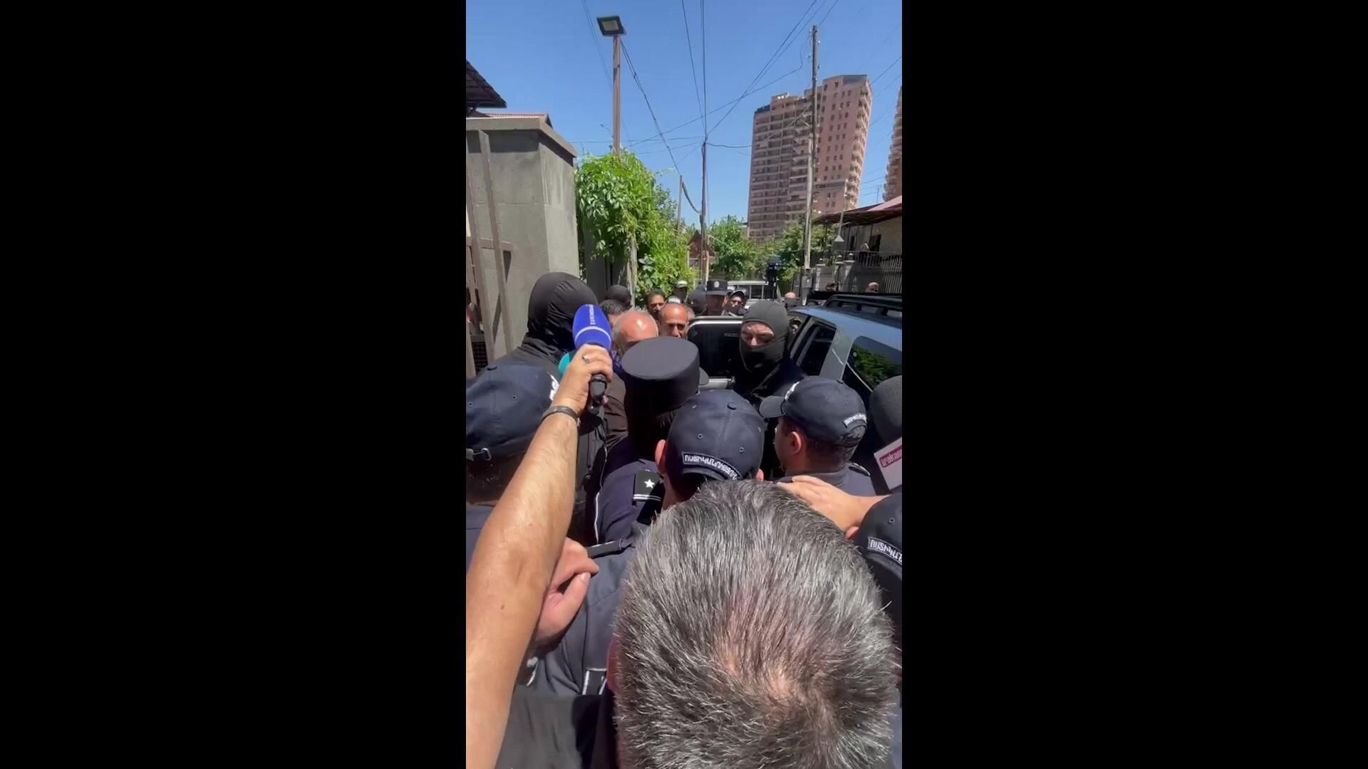 Задержание архиепископа Баграта Галстаняна Задержание архиепископа Баграта Галстаняна - РИА Новости, 1920, 25.06.2025