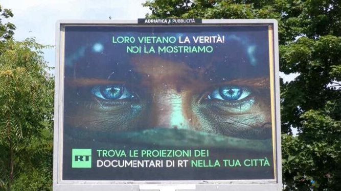 Баннер с рекламой документальных фильмов телеканала RT в Италии Баннер с рекламой документальных фильмов телеканала RT в Италии - РИА Новости, 1920, 26.06.2025