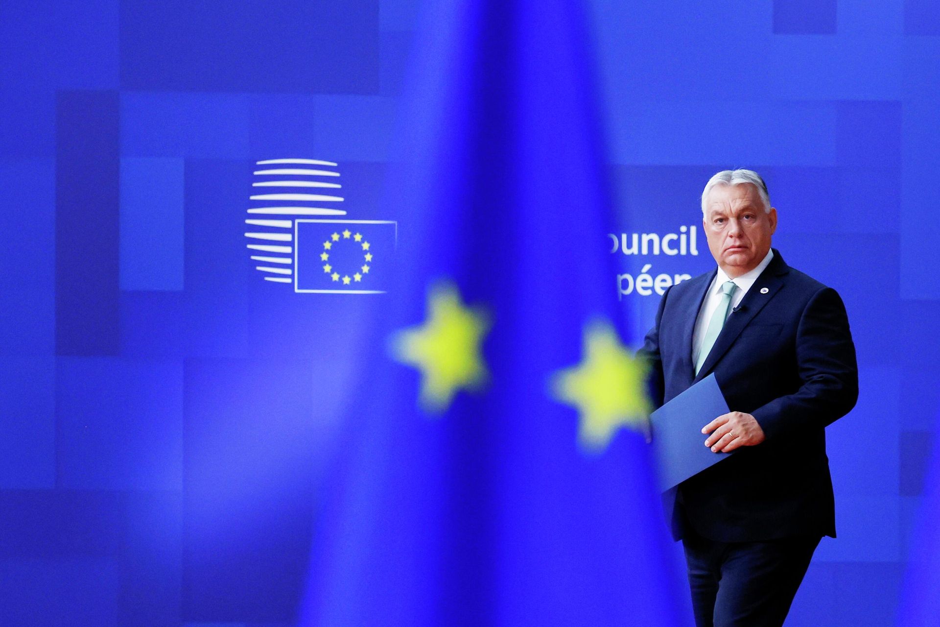 Премьер-министр Венгрии Виктор Орбан на саммите ЕС в Брюсселе - РИА Новости, 1920, 23.10.2025
