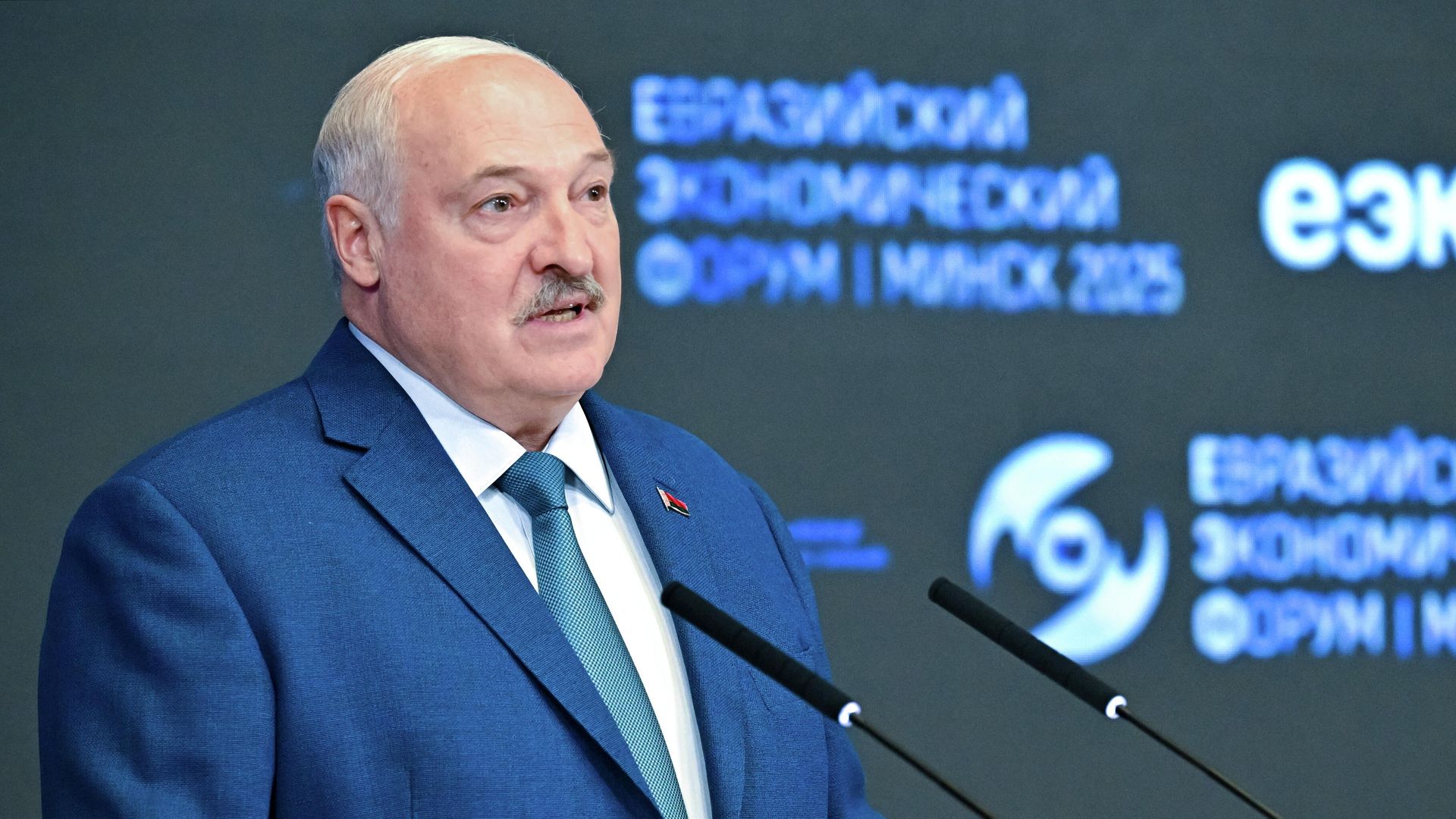 Президент Белоруссии Александр Лукашенко принимает участие в пленарном заседании IV Евразийского экономического форума в Минске Президент Белоруссии Александр Лукашенко принимает участие в пленарном заседании IV Евразийского экономического форума в Минске - РИА Новости, 1920, 02.07.2025