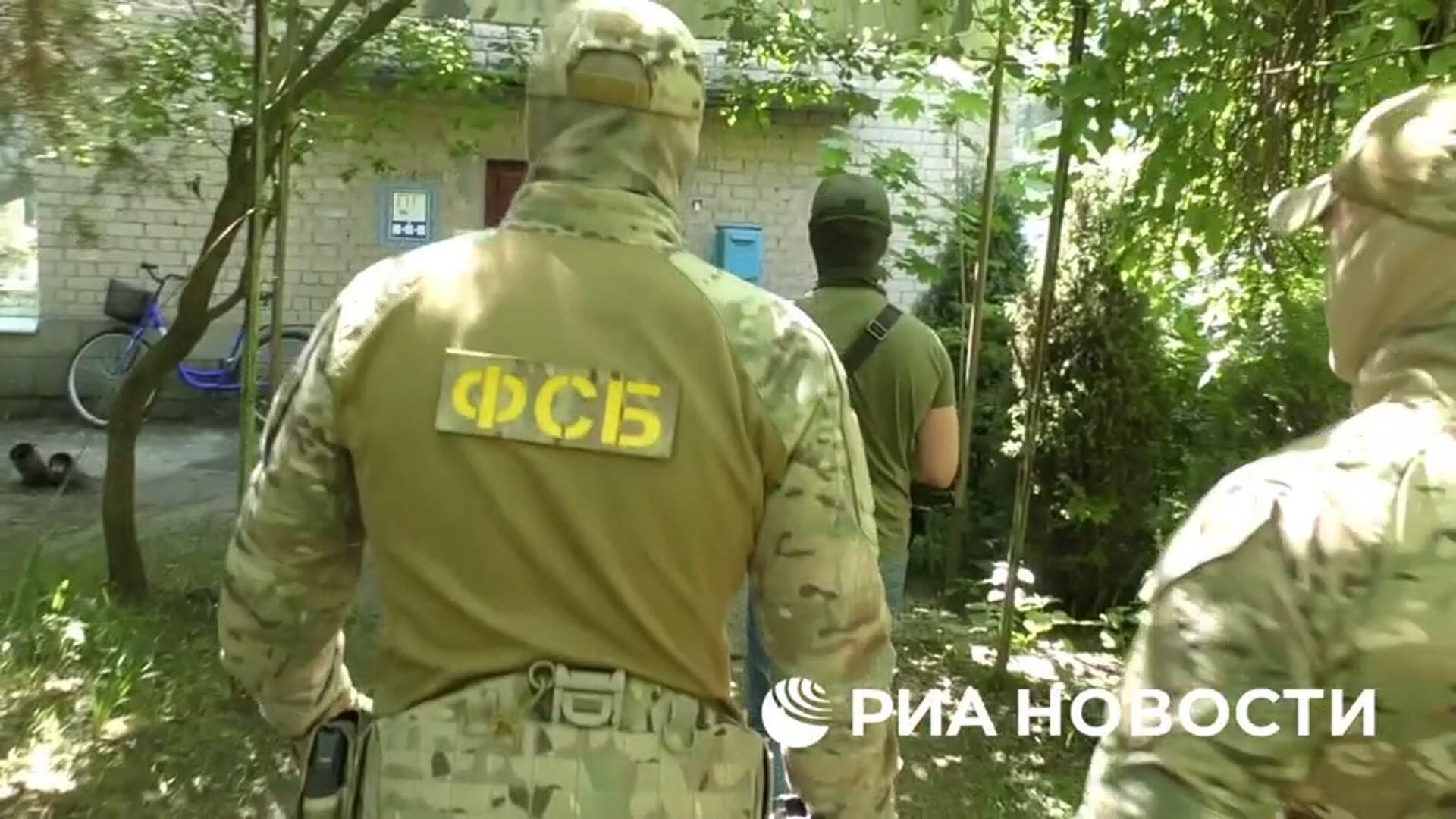 Задержание врача в Мелитополе, который передавал СБУ данные пациентов Задержание врача в Мелитополе, который передавал СБУ данные пациентов - РИА Новости, 1920, 27.06.2025